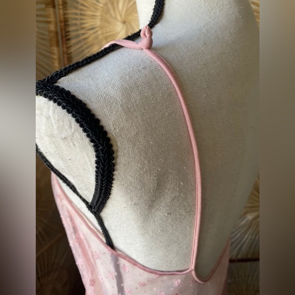 Vintage 70s Pink Nightgown with Sheer Floral Lace and Keyhole The Fashion Place - Picture 10 of 14